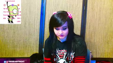 trixiedoescamcam online show from November 24, 11:58 pm