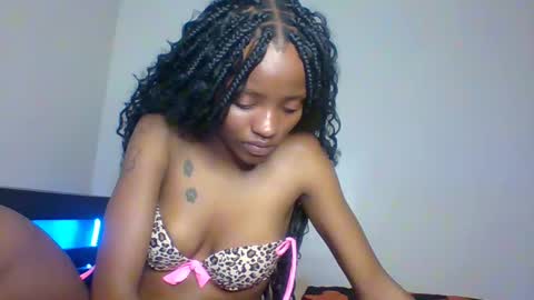 TRIXXI online show from December 5, 2:58 am