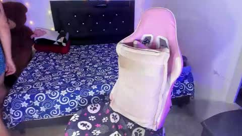 trixxy online show from March 6, 5:01 pm