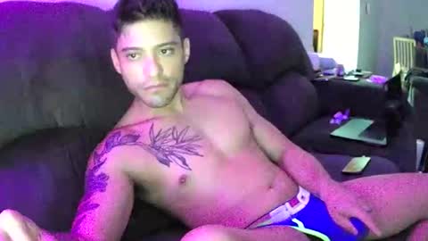 Snapshot of tropicalmadness chatting on March 10, 7:44 am Archie Torres online show from March 10, 7:44 am