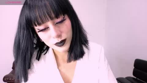 Cait online show from April 25, 2:25 am