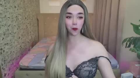 ts_yoshi_ online show from April 5, 1:02 am