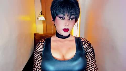 Nicoleeee online show from April 22, 8:16 pm