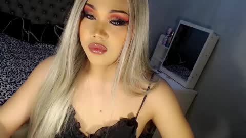 jayvie online show from September 18, 9:52 pm