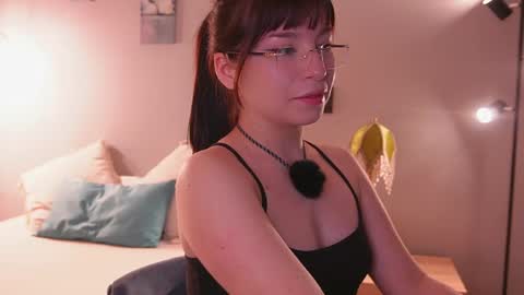 Tsuky online show from May 7, 1:01 am