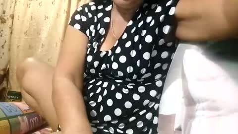 Mae online show from January 12, 8:27 pm