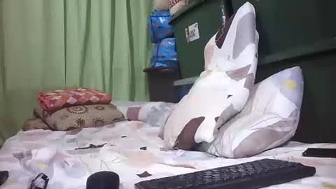 Mae online show from September 16, 9:29 pm