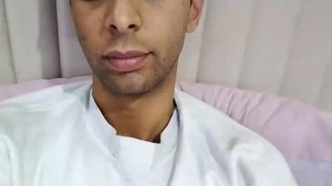 Snapshot of tunisiensexyguy chatting on December 3, 5:04 am TunisienSexyGuy online show from December 3, 5:04 am