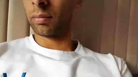 Snapshot of tunisiensexyguy chatting on December 21, 12:06 pm TunisienSexyGuy online show from December 21, 12:06 pm