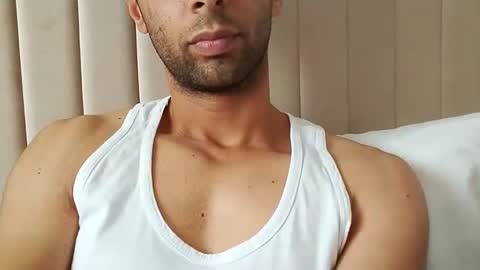 Snapshot of tunisiensexyguy chatting on December 24, 3:16 pm TunisienSexyGuy online show from December 24, 3:16 pm