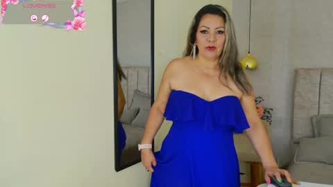 tutu_milf online show from May 14, 7:34 pm