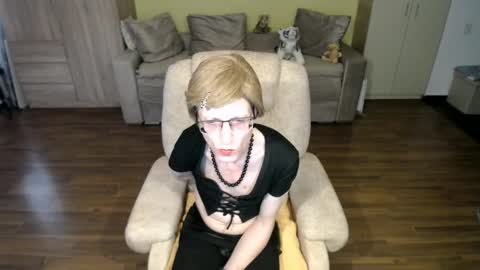 Clementine online show from March 18, 12:11 pm