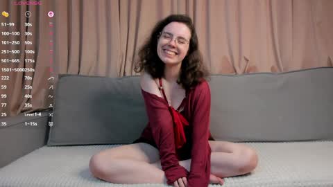 twannathidphy online show from April 3, 2:24 pm