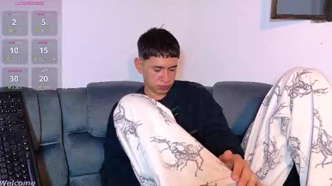 Mr Daren online show from March 18, 6:47 pm