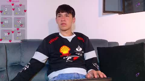 Snapshot of twink_daren chatting on October 15, 5:47 pm Mr Daren online show from October 15, 5:47 pm