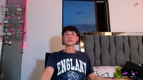 Snapshot of twink_daren chatting on September 27, 7:11 pm Mr Daren online show from September 27, 7:11 pm