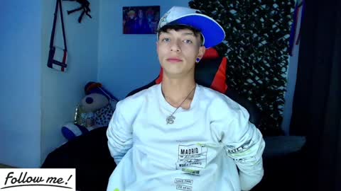 Snapshot of twink_sebas_ chatting on January 31, 6:13 am  Bad boy sebastian  online show from January 31, 6:13 am