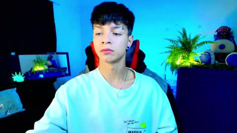 Snapshot of twink_sebas_ chatting on October 8, 5:24 am  Bad boy sebastian  online show from October 8, 5:24 am