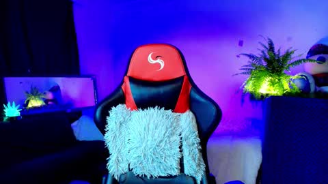 Snapshot of twink_sebas_ chatting on October 10, 1:00 am  Bad boy sebastian  online show from October 10, 1:00 am