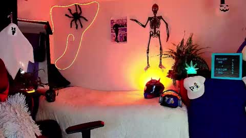 Snapshot of twink_sebas_ chatting on October 21, 4:39 am  Bad boy sebastian  online show from October 21, 4:39 am
