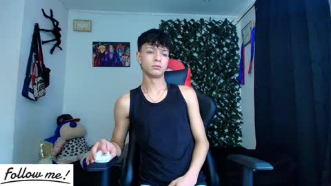 Snapshot of twink_sebas_ chatting on February 2, 5:48 pm  Bad boy sebastian  online show from February 2, 5:48 pm