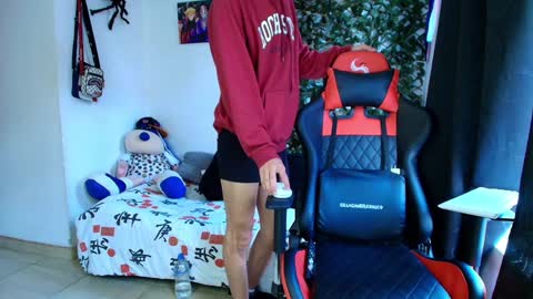 Snapshot of twink_sebas_ chatting on January 24, 8:43 pm  Bad boy sebastian  online show from January 24, 8:43 pm