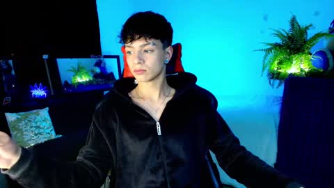 Snapshot of twink_sebas_ chatting on October 7, 5:14 am  Bad boy sebastian  online show from October 7, 5:14 am