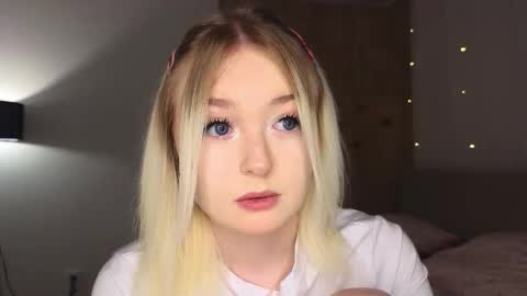 twinklefluff online show from February 28, 4:55 pm