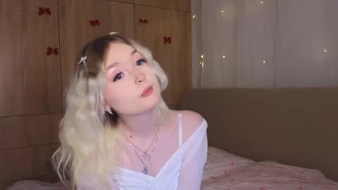 twinklefluff online show from February 19, 4:28 pm