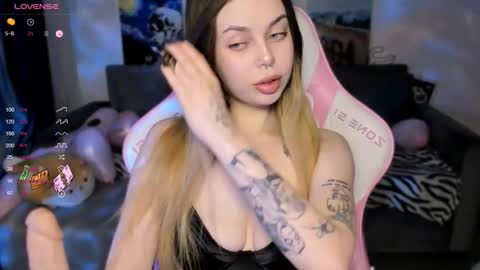  your Twixi   online show from February 15, 6:17 pm