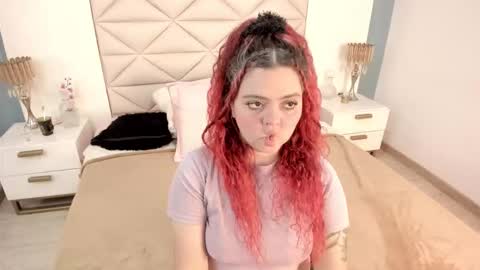 Twiggy online show from December 22, 8:04 pm