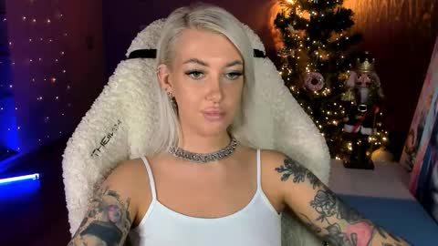 Miley online show from January 10, 1:05 pm