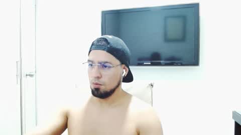 tyler_frank online show from June 11, 2:53 am