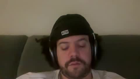 Tyleruzi online show from December 4, 10:35 pm