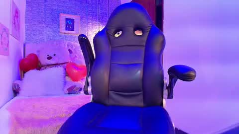       online show from March 1, 6:13 am