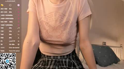 Snapshot of tyty_pupu chatting on October 21, 6:33 pm Christine 3 Next broadcast tomorrow at 2100 GMT 5 online show from October 21, 6:33 pm