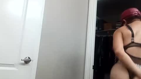 Azelia B online show from October 3, 6:05 pm