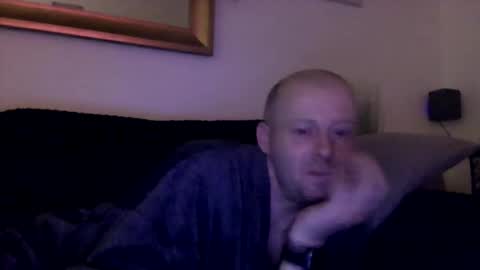 Snapshot of ukmatty3 chatting on December 6, 11:19 pm ukmatty3 online show from December 6, 11:19 pm