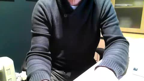 mark online show from February 25, 6:33 pm