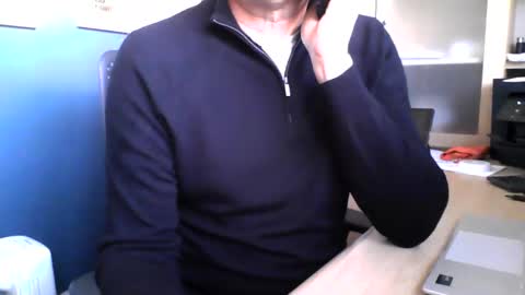 mark online show from April 10, 3:06 pm