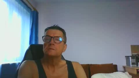 ulmeni4 online show from November 26, 7:05 am