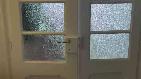 Um CM online show from April 8, 1:36 pm