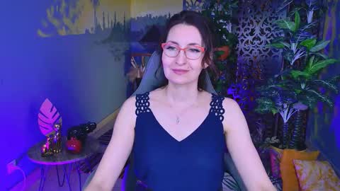 UnaTera online show from November 30, 5:25 am