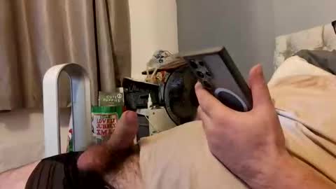 uncut_ukguy69 online show from November 18, 8:01 pm