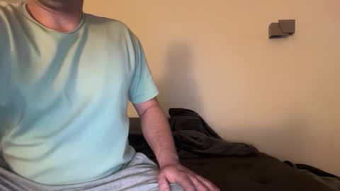 Snapshot of uncutedaustria chatting on November 1, 1:50 am Tom online show from November 1, 1:50 am