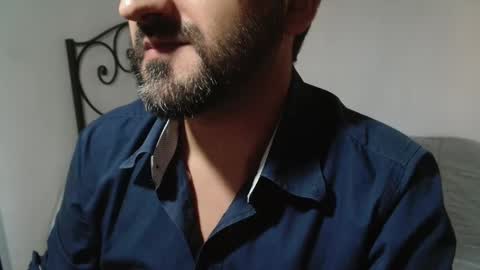 Snapshot of under_thedesk chatting on October 11, 4:21 pm Giov online show from October 11, 4:21 pm