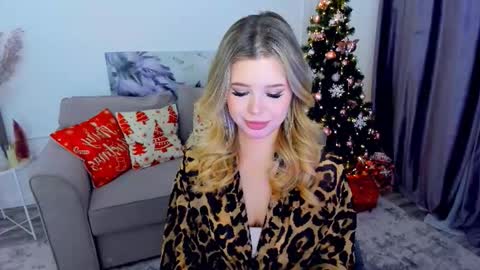 Alice online show from December 14, 8:04 pm