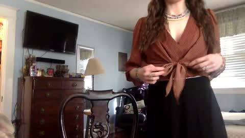 Snapshot of unicornfairy55 chatting on October 4, 3:54 pm Lola Moonstone online show from October 4, 3:54 pm