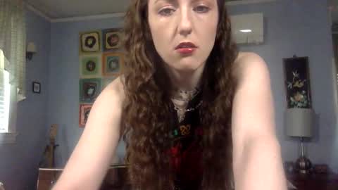 Lola Moonstone online show from March 13, 3:15 pm