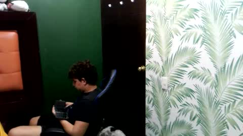 Snapshot of unlimitedfantasy chatting on October 22, 5:43 am Thiago online show from October 22, 5:43 am